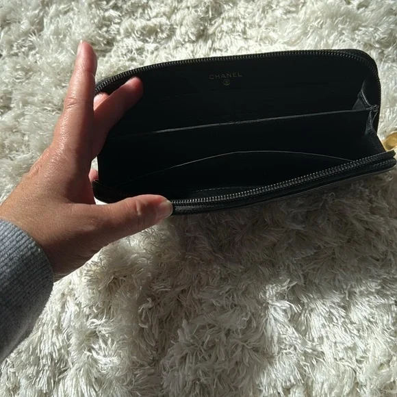 Black Chanel caviar leather long zip wallet - Picture 9 of 12
